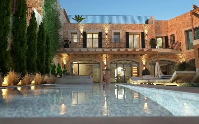 Charming townhouse with distant sea views for sale in Ses Salines, Mallorca — photo 1