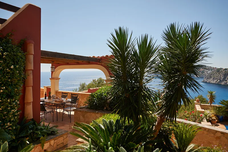 Cala Llamp: Villa mit 2 Wohnungen und Meerblick — photo 4