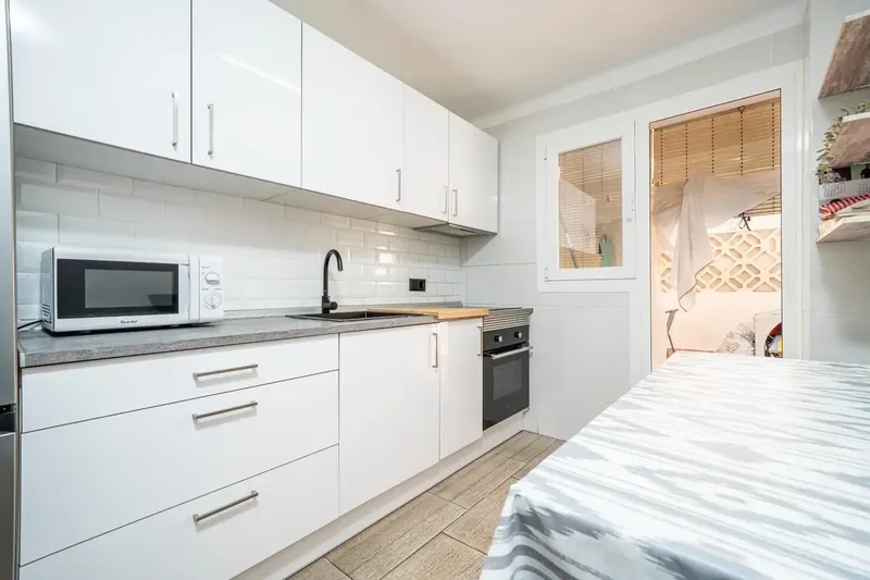 Os presentamos en exclusiva esta magnífica vivienda de 80 m², situada en la Plaza San Cosme, en el consolidado barrio de Son Cotoner, Palma — photo 6