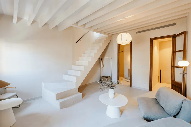 Renovated townhouse with terrace in Palma de Mallorca old town — photo 7