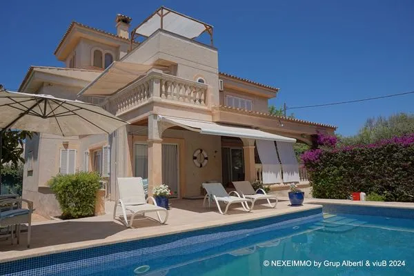 Independent house/chalet in Ciudad Jardín — photo 1