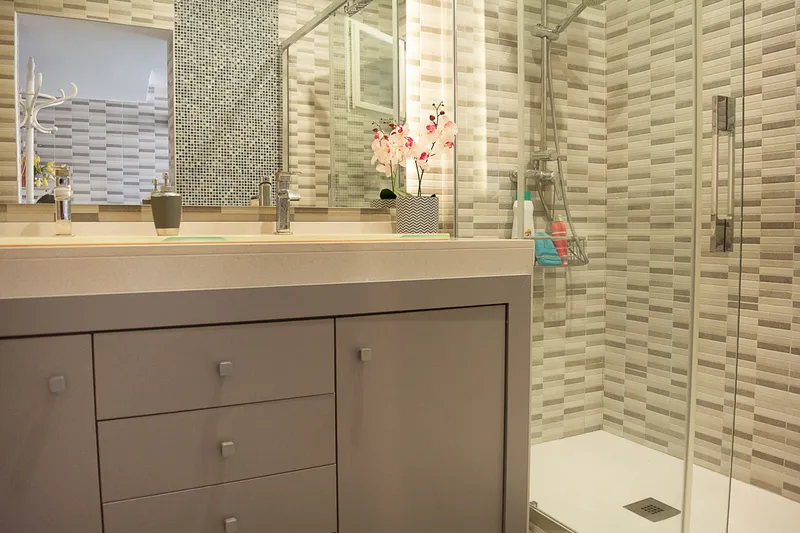 Large townhouse with two residential units, studio, pool, patio and roof terrace — photo 7