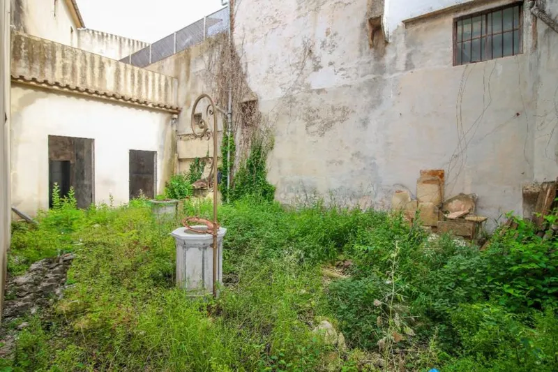 Sold.- Renovation project in the heart of Pollensa old town — photo 1
