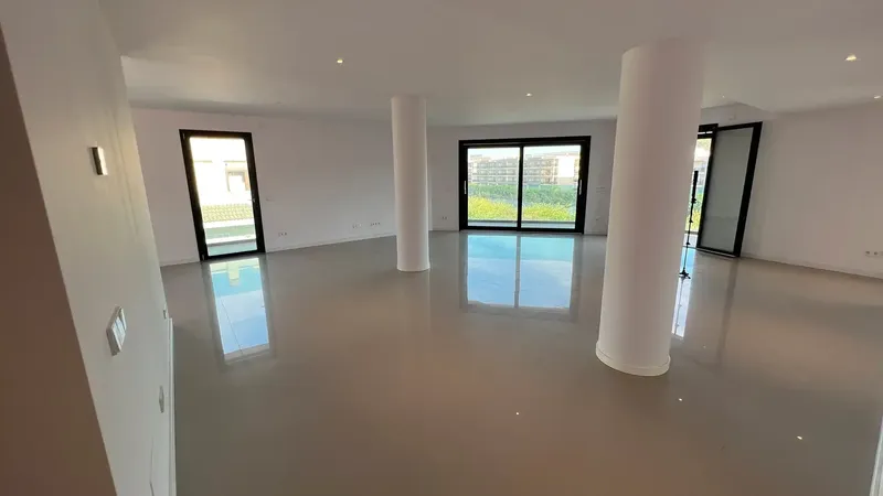 Luxury penthouse in the heart of Puerto de Alcudia, just 150m from the beach and a step away from all services such as pharmacies, restaurants — photo 3