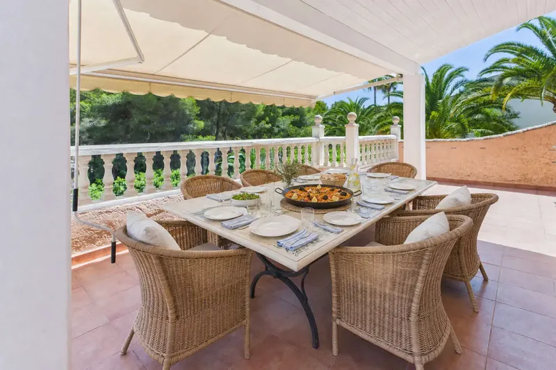 Mediterranean jewel in Costa de la Calma - spacious property with exceptional plot potential! — photo 4