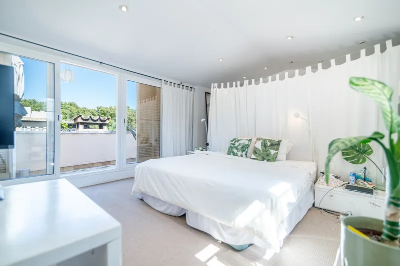 Charming duplex penthouse with a private rooftop terrace in the heart of Palma's Old Town — photo 11