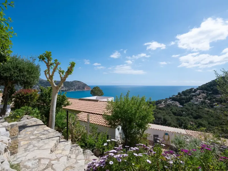 Exclusive villa with sea views, pool and ETV license in Canyamel — photo 4