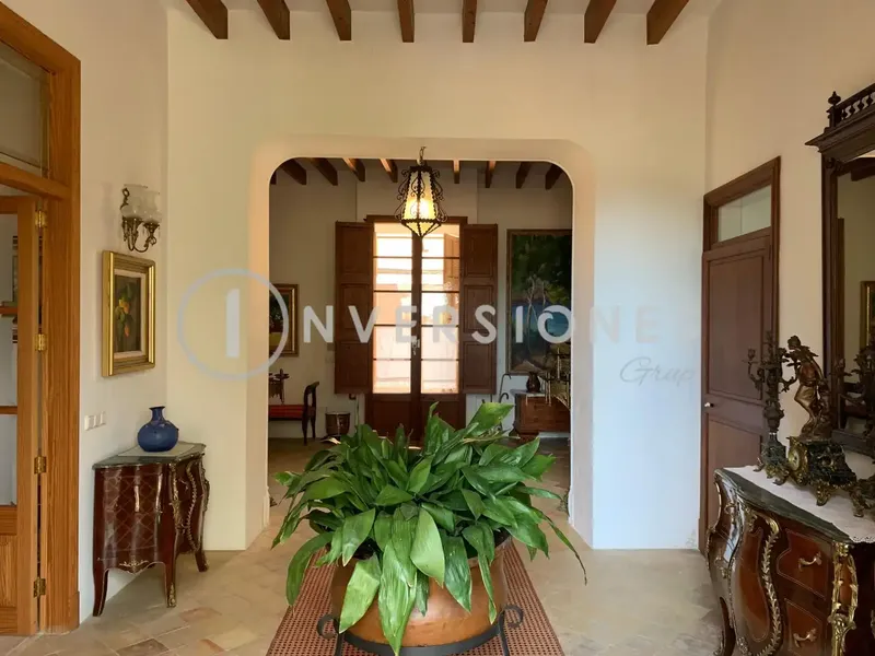Inversiones Grup Real Estate Boutique presents this majestic Mallorcan manor house with tourist license in Muro. — photo 4