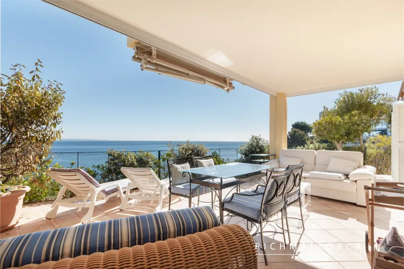 Ground floor with garden & sea views — photo 1