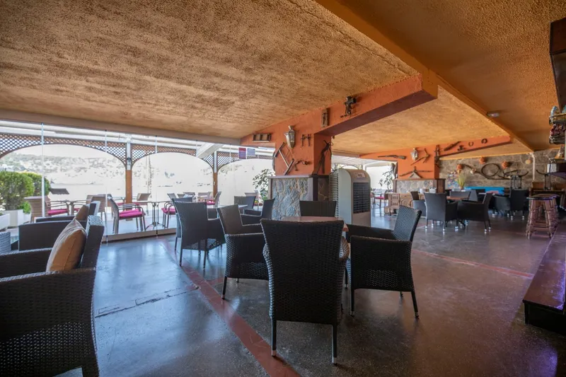 Bar / restaurant / cafeteria in 1st line on the promenade and beach of Port de Sóller — photo 4
