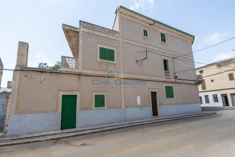 Building — photo 2