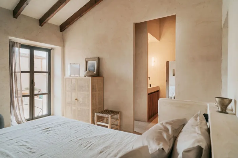 In Es Llombards, a renovated town house with an exquisite style, ready to move into — photo 12
