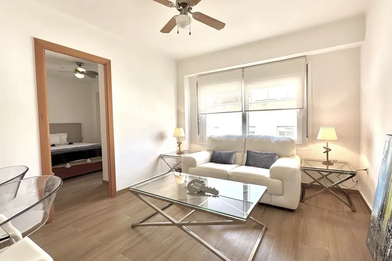 Renovated 2-bedroom flat close to the beach in Portixol — photo 3