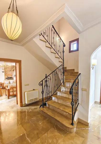 Discover an extraordinary property located in the charming surroundings of Artà, Mallorca. This magnificent estate features an impressive — photo 10