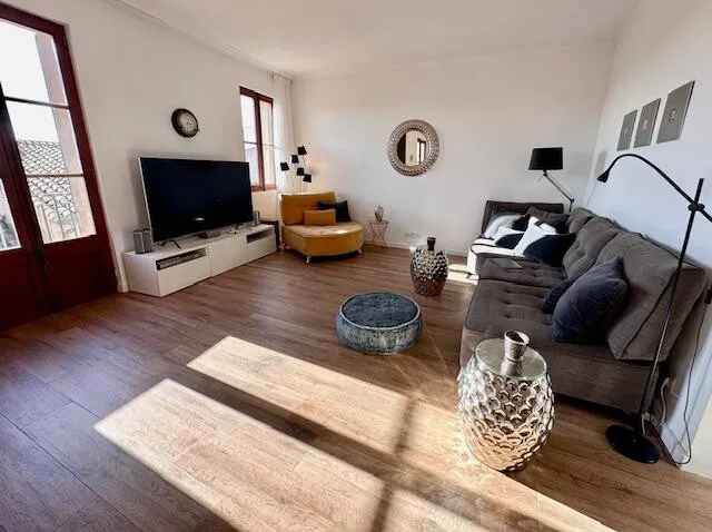 Reformed townhouse with large garage and lift, Llucmajor — photo 12