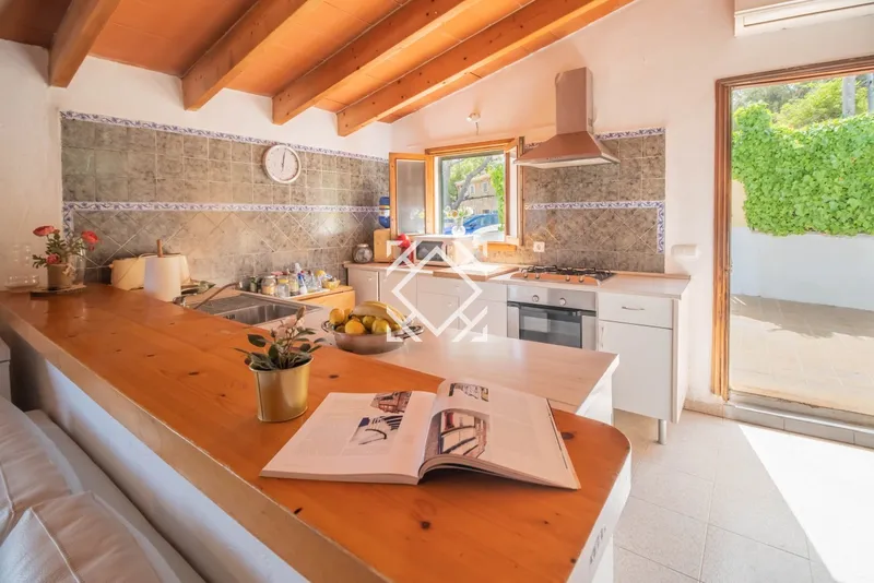 Charming five bedroom village house for sale with stunning views in Pollensa, Mallorca — photo 5
