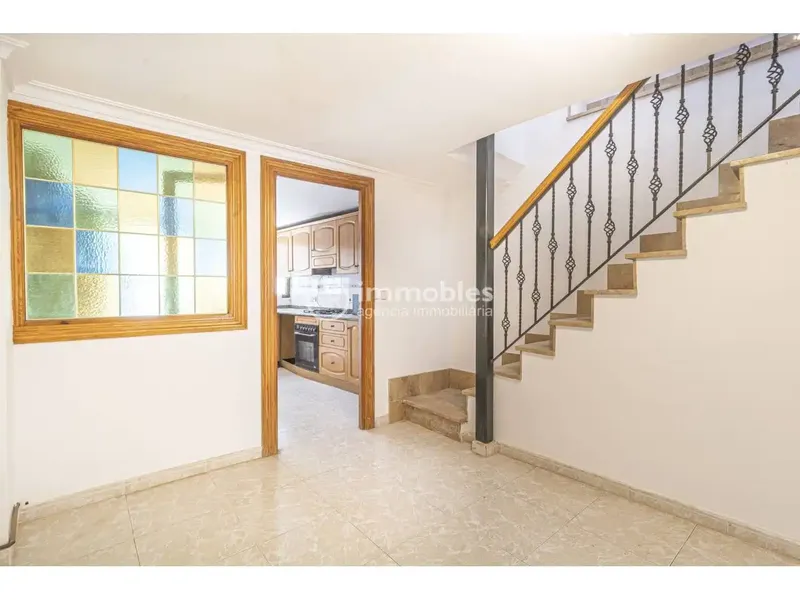 Discover this three-story property located in a quiet pedestrian alley with no car traffic, a corner that guarantees absolute peace — photo 11