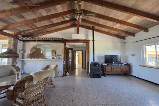 Cala Llombards, Detached House with Garage and Pool Just a Few Meters from Cala Llombards Beach — photo 9