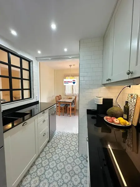 Discover this exceptional two-bedroom apartment, with parking and storage room, 200 m from the sea with communal pool. Located in the tr — photo 5