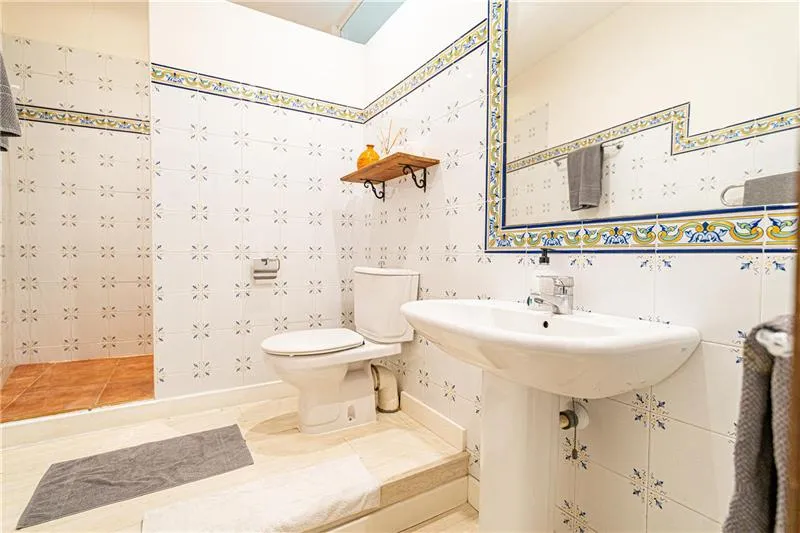 Ground floor flat with a courtyard in the historic centre — photo 12