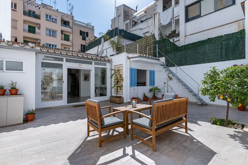 Charming Renovated Townhouse with Exceptional Potential in Santa Catalina — photo 1