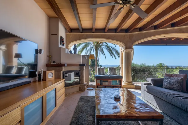 Great villa with pool and garage — photo 5