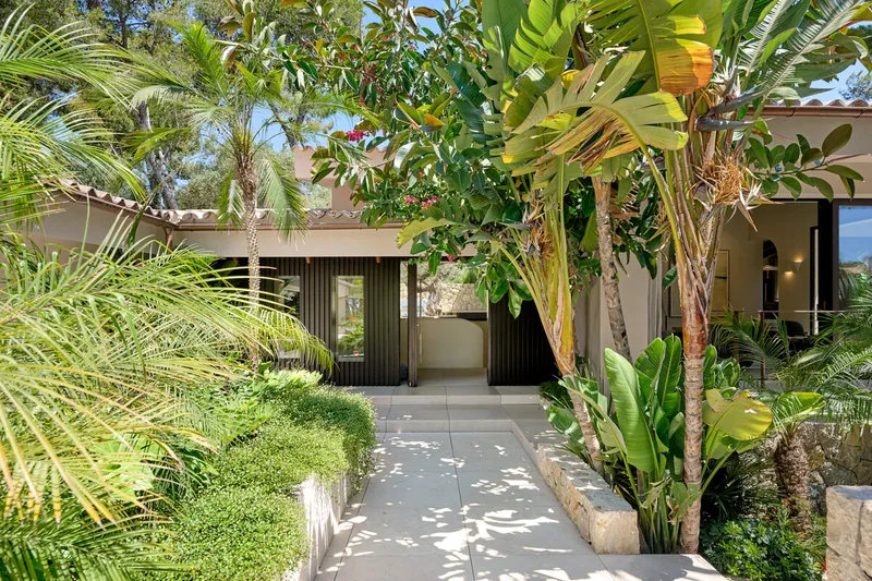 Exclusive 'Bali-Tulum' style property on the second sea line in Bendinat - Marcel Remus Real Estate — photo 8