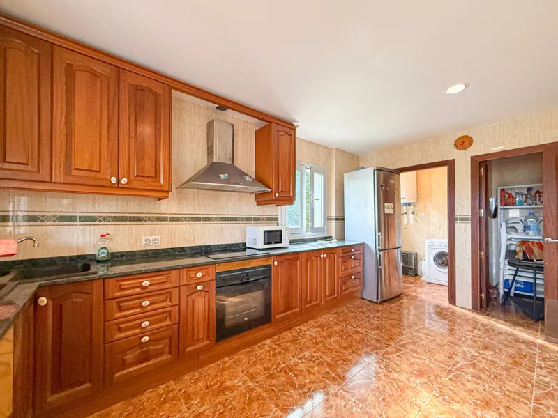 Chalet with parking 200 meters from the sea, with space for... — photo 11