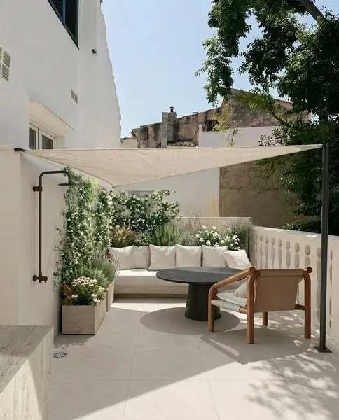 Chic renovated apartment for sale in historic Palau Peña, Palma Old Town, Mallorca — photo 4
