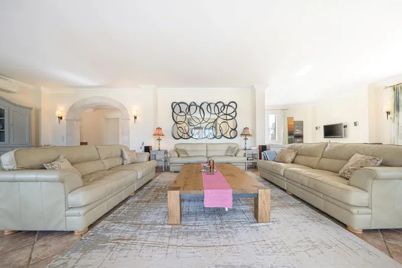 Impressive rustic estate 300 meters from the sea — photo 5