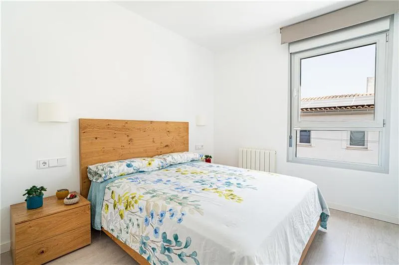 Bright, practically new flat in the exclusive Colegios area — photo 9