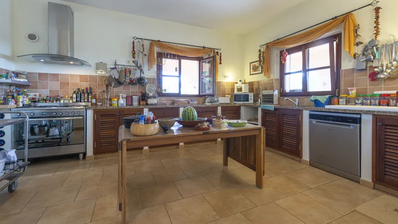 Idyllic finca in Santanyi with Mallorcan charm and panoramic views — photo 7