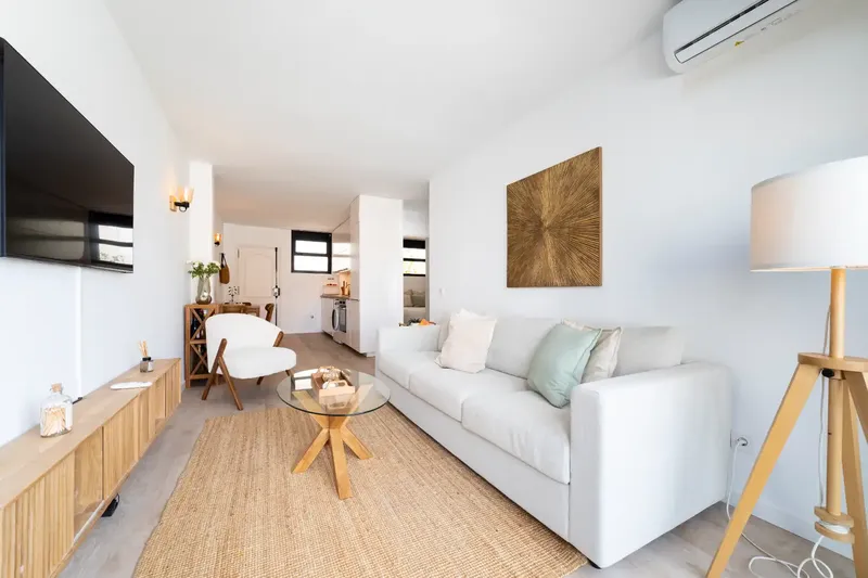 Welcome to your new home in the sought-after area of Cala Major, Palma, a short walk from the beach, vibrant cafés, restaurants, and shops — photo 7