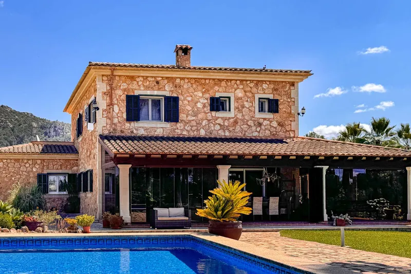 Mediterranean finca oasis with palm avenue, winter garden and pool — photo 4