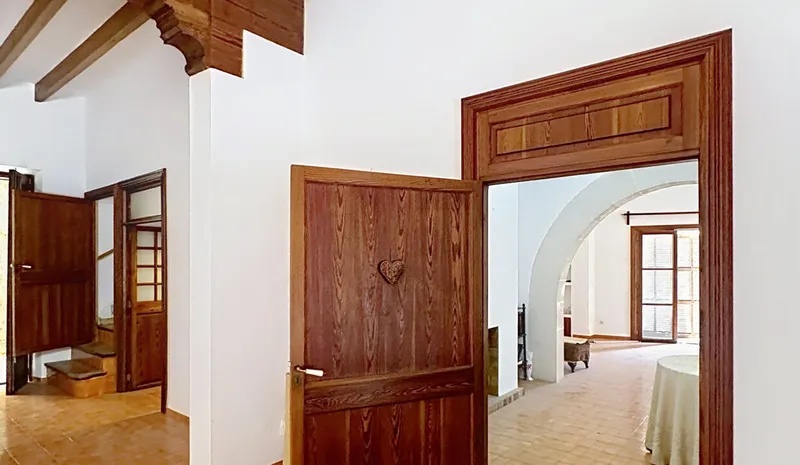 Colonial charm in the heart of the village of Son Servera: a historic house with a homely feel and potential for redevelopment — photo 4