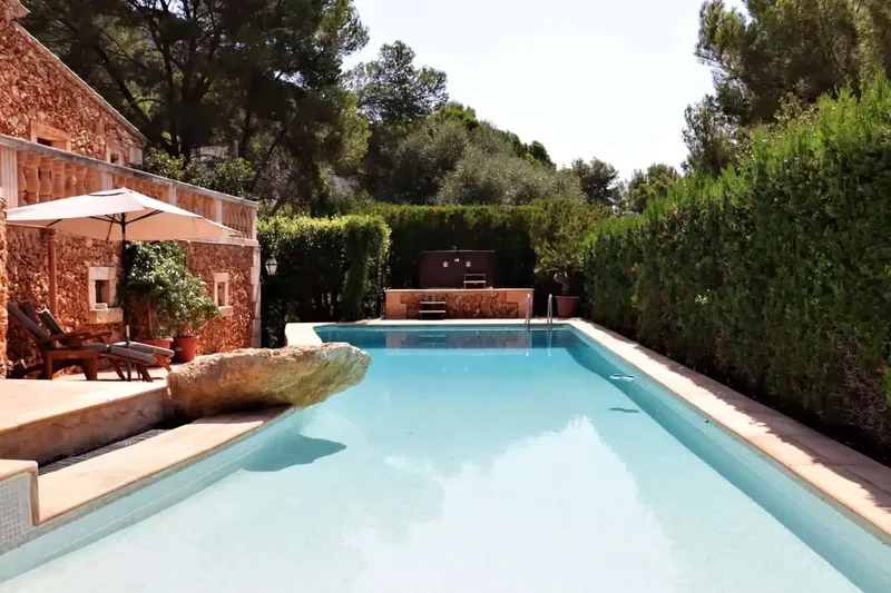 This property is located in the quiet coastal settlement of Costa de los Pinos, just steps from the sea. The representative door — photo 3