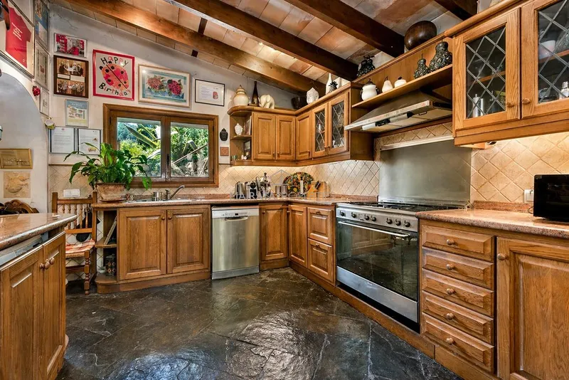 Cozy rustic-style kitchen with solid wood and traditional details in Mancor de la Vall, Mallorca — photo 6