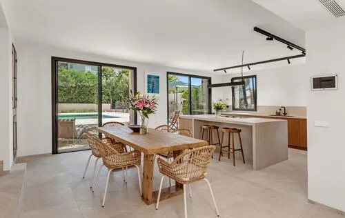 4 Bedrooms in Calvia — photo 3