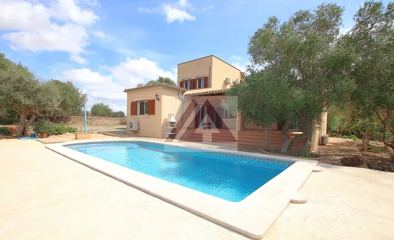 Country house for sale in Campos — photo 1