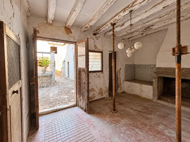 Authentic village house to renovate in Llucmajor — photo 5
