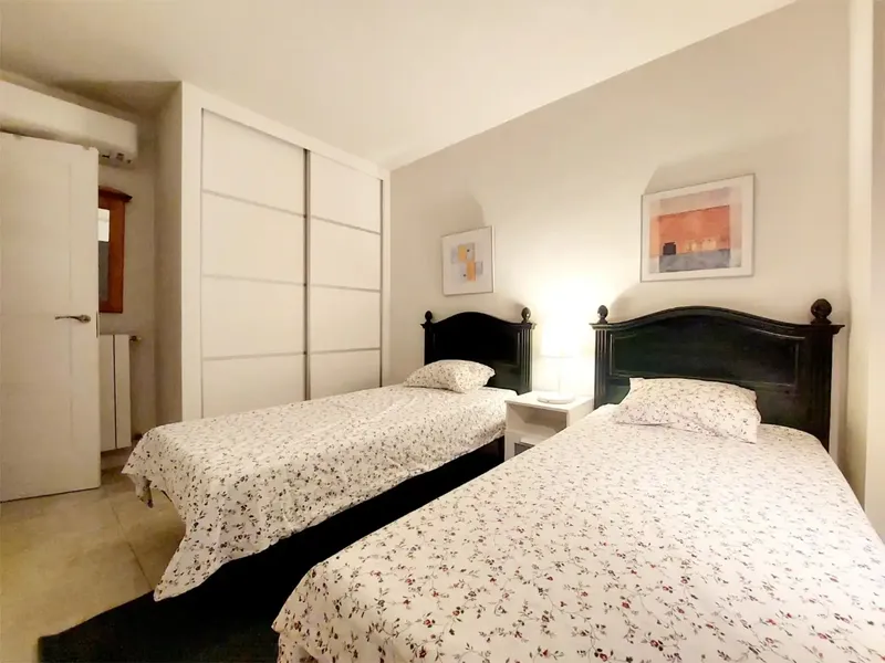 Very bright exterior penthouse of 110m usable, three bedrooms, two bathrooms and terrace with sea views, fully equipped. Independent heating — photo 7