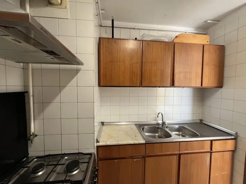 3-bedroom apartment, bathroom and laundry room. Sea views and Palma Bay. 2 elevators, video surveillance. To be updated. Great opportunity for — photo 11