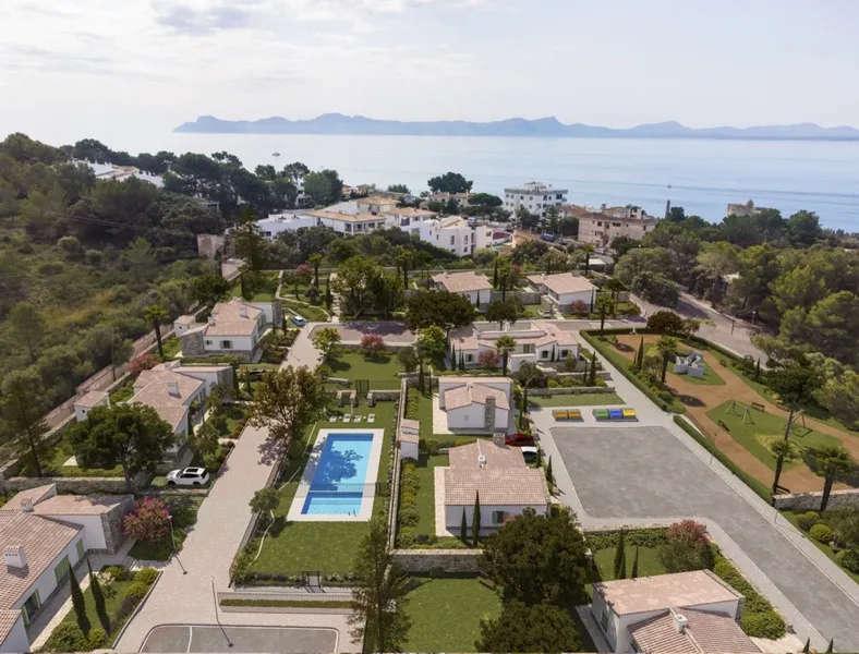 Alcanada ideal family home house for sale with private terrace and garden — photo 7