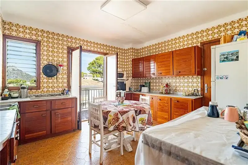 Penthouse with terraces and panoramic views, approx. 125 m², living-dining room, separate furnished and equipped kitchen, laundry room, 5 bedrooms — photo 7