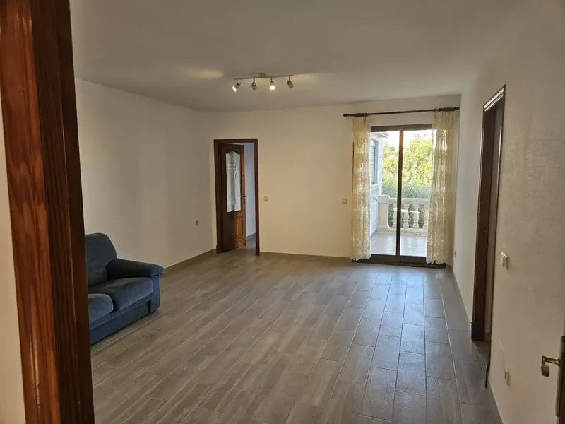 Spacious and bright apartment for rent in Calas de Mallorca — photo 3