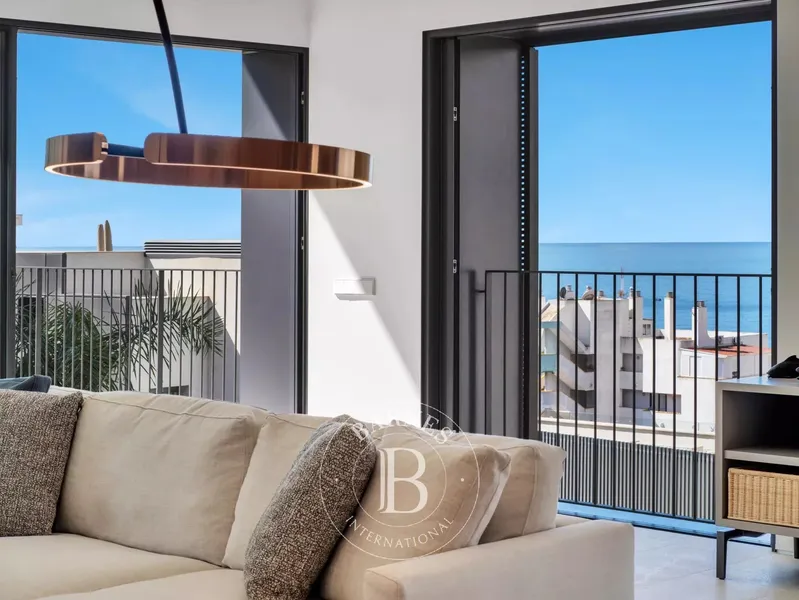 An Exclusive Seafront Residence in Cala Major — photo 2