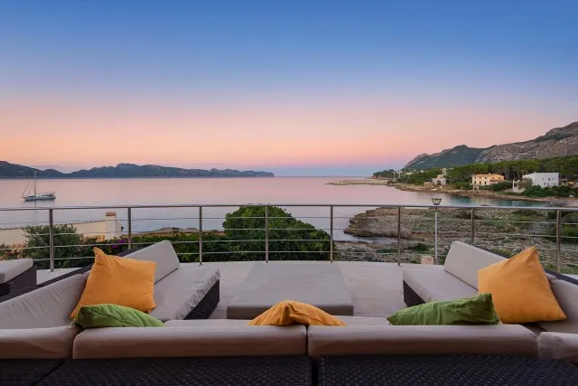 Incredible seafront villa for sale in the picturesque north of Mallorca with beach access — photo 8