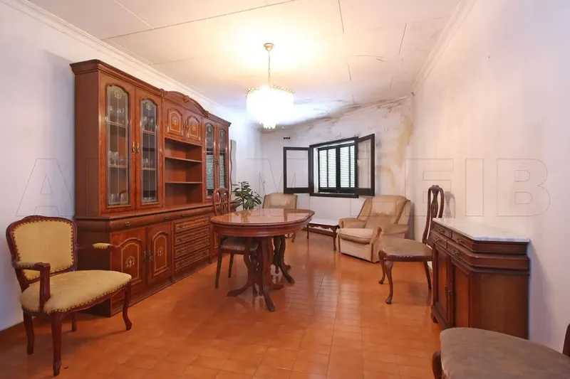 This 188 m² property on a 107 m² plot represents an exceptional opportunity in consolidated urban land for those — photo 6