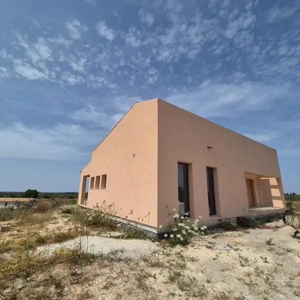 This rustic finca still pending completion, located on the outskirts of Llucmajor, has unobstructed views of the countryside, the land is — photo 2