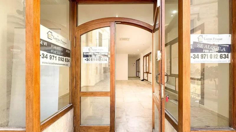Top commercial premises in the center of Felanitx directly at the town hall — photo 2